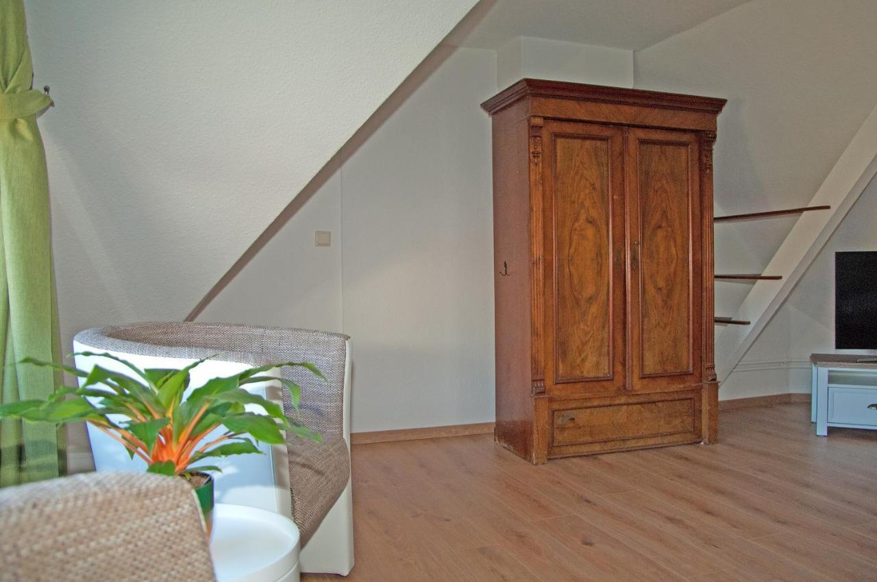 Sellin  Wg Bernstein - Reetdachhaus - Ruhe Und Seeblick מראה חיצוני תמונה
